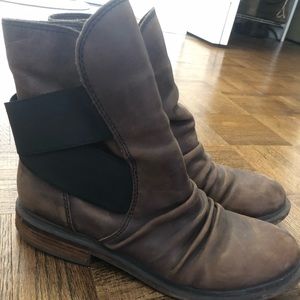 Naya Free People Brown/Black Combat Boots